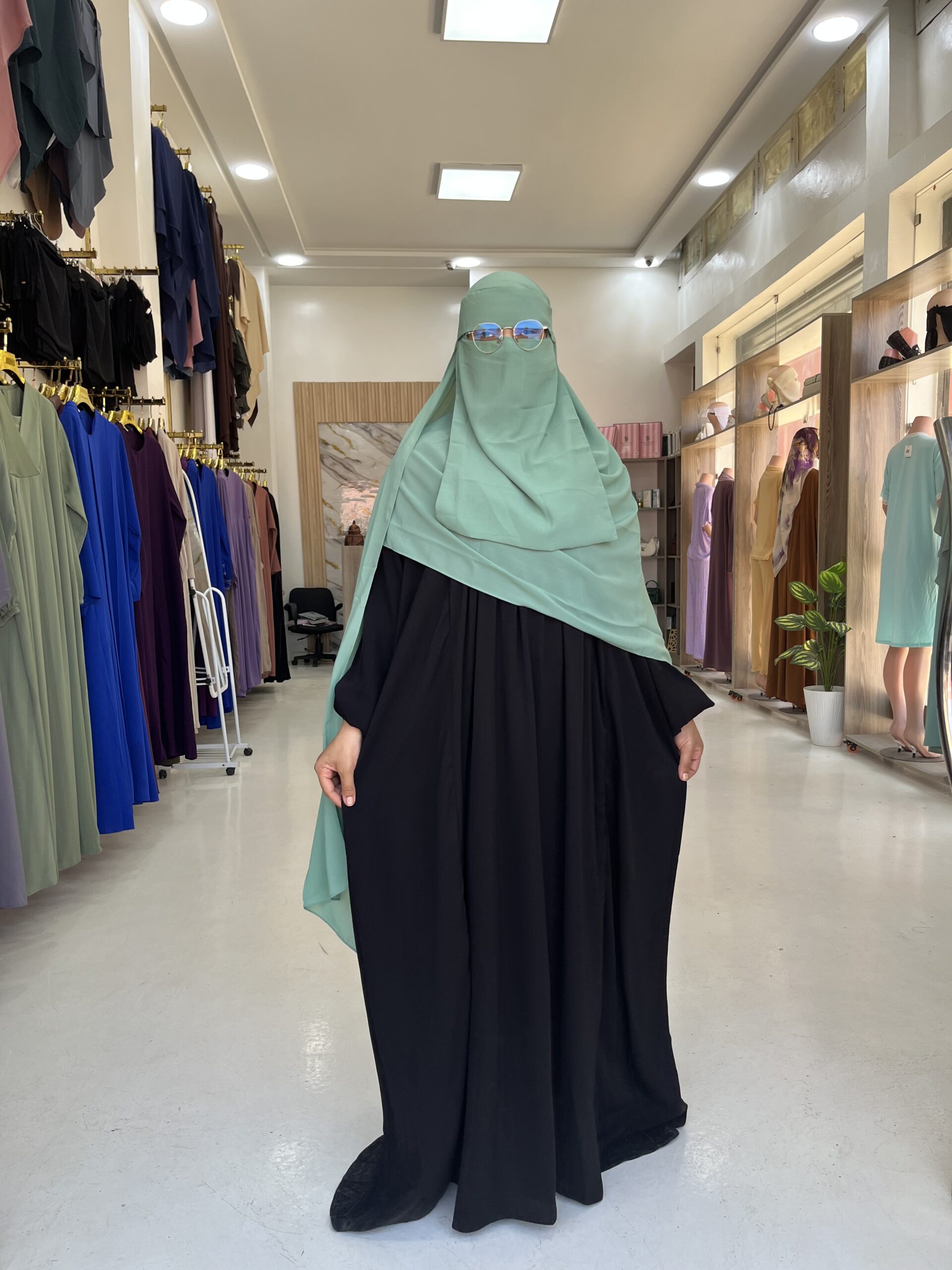 IMG_4349-scaled-1.jpeg NIQUAB AVEC CHÂLE - الصورة 1